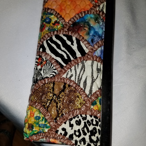 3 FOR 1 $$  PVC LONG WALLETs CLIPLOCK CLISE - Picture 3 of 4